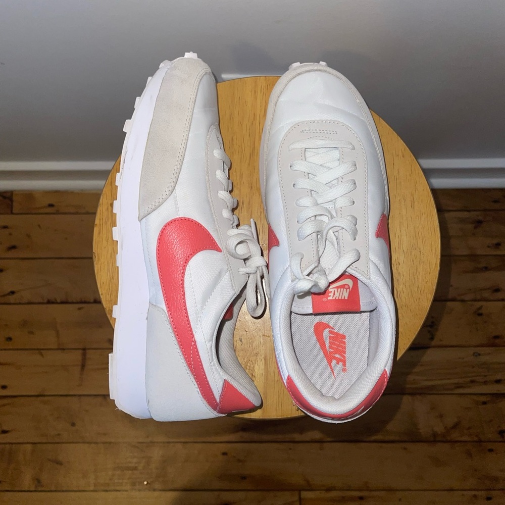 Nike Daybreak Sneakers size 9.5